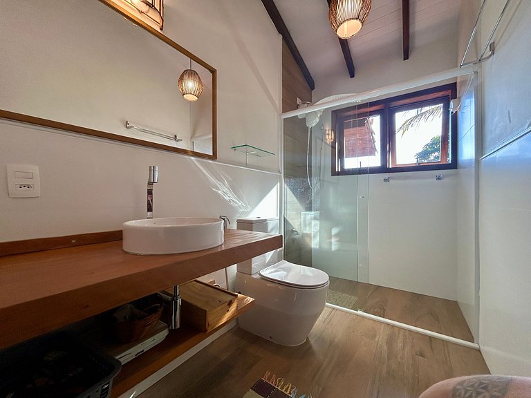 Casa em condomínio pé na areia - 40m da praia