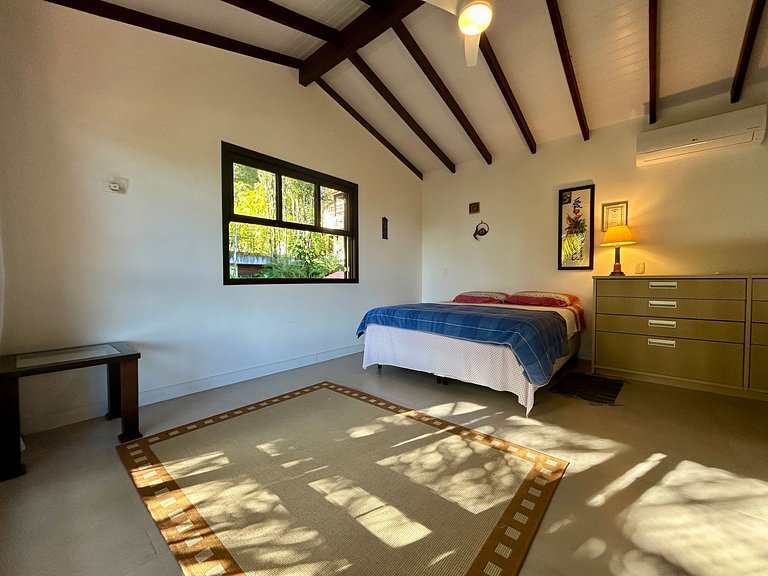 Casa em condomínio pé na areia - 40m da praia