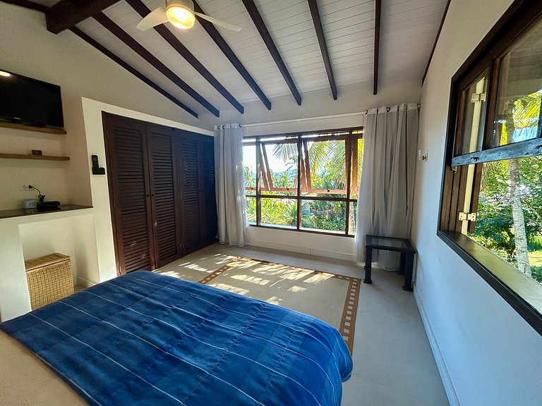 Casa em condomínio pé na areia - 40m da praia