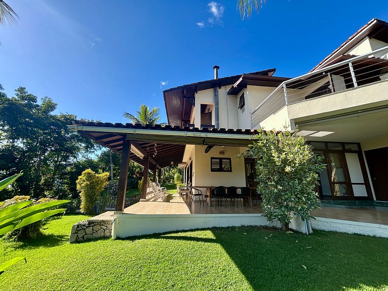 Casa em condomínio pé na areia - 40m da praia