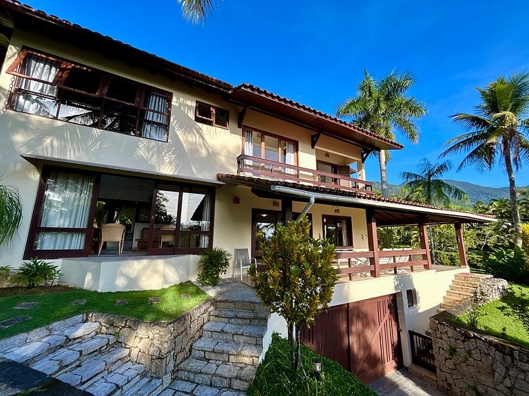 Casa em condomínio pé na areia - 40m da praia