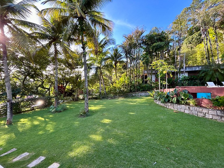Casa em condomínio pé na areia - 40m da praia