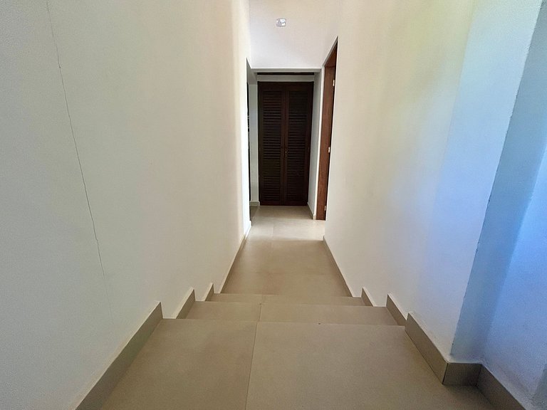 Casa em condomínio pé na areia - 40m da praia