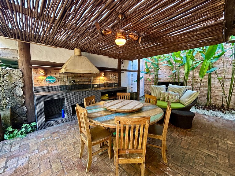 Condomínio na Vila a poucos passos do YTC