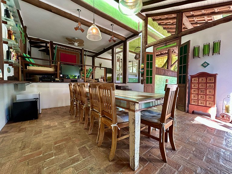 Condomínio na Vila a poucos passos do YTC