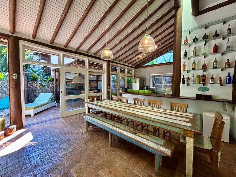 Condomínio na Vila a poucos passos do YTC