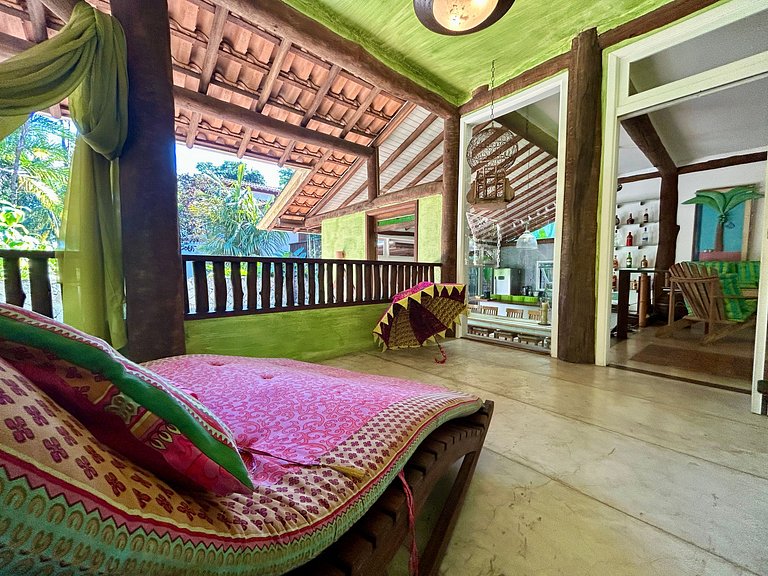 Condomínio na Vila a poucos passos do YTC