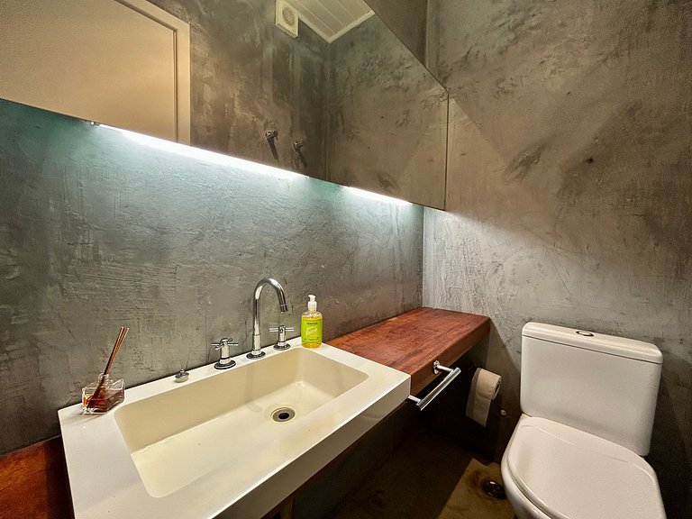 Condomínio na Vila a poucos passos do YTC