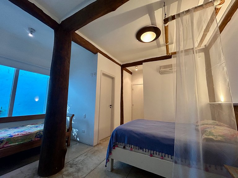 Próxima à Vila e YAC sauna, piscina, churrasqueira