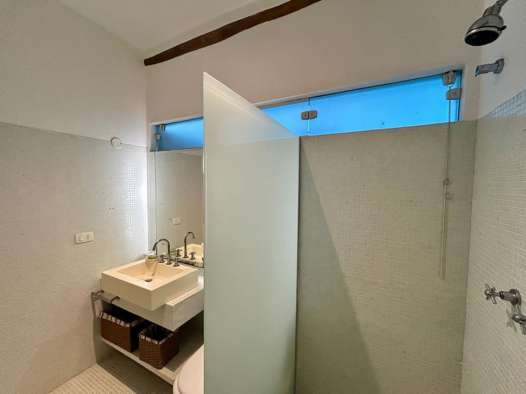 Condomínio na Vila a poucos passos do YTC