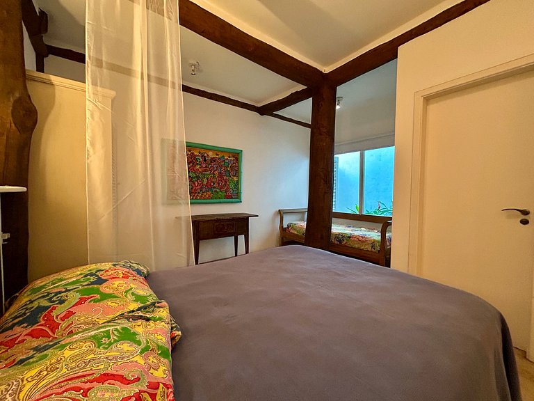 Condomínio na Vila a poucos passos do YTC