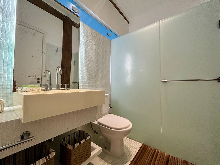 Condomínio na Vila a poucos passos do YTC