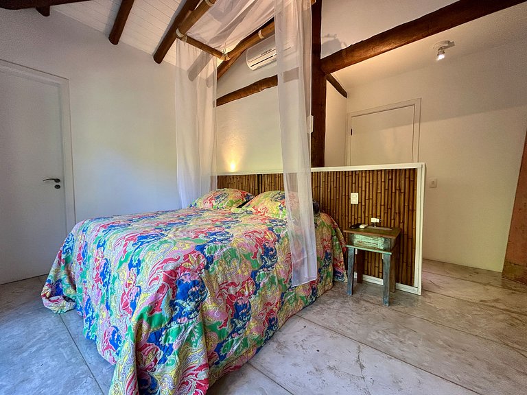 Próxima à Vila e YAC sauna, piscina, churrasqueira