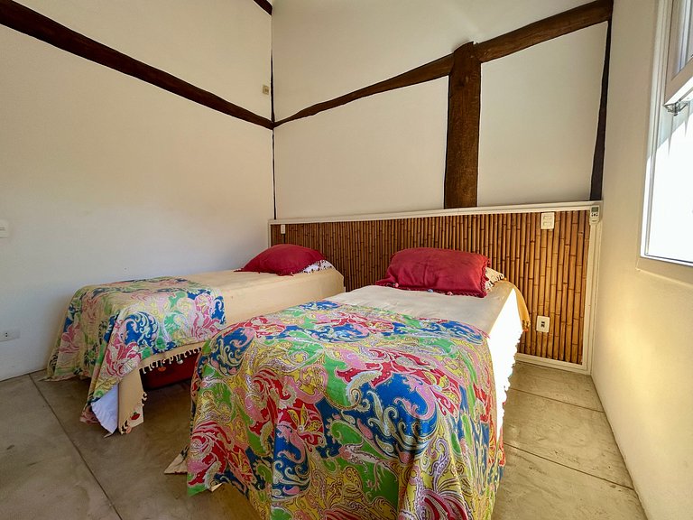 Condomínio na Vila a poucos passos do YTC