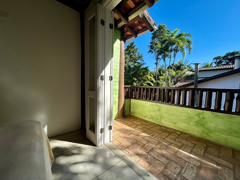 Condomínio na Vila a poucos passos do YTC