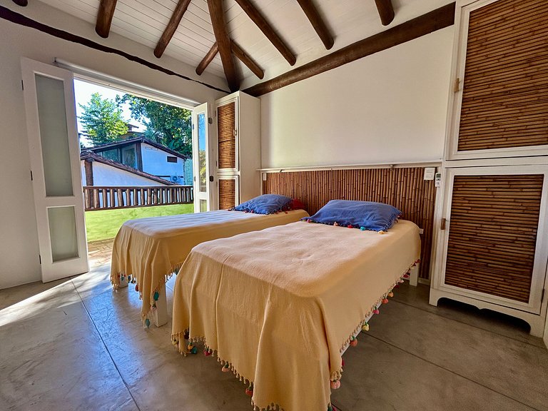 Próxima à Vila e YAC sauna, piscina, churrasqueira