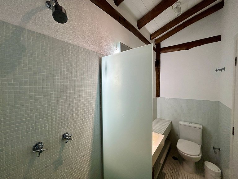 Próxima à Vila e YAC sauna, piscina, churrasqueira