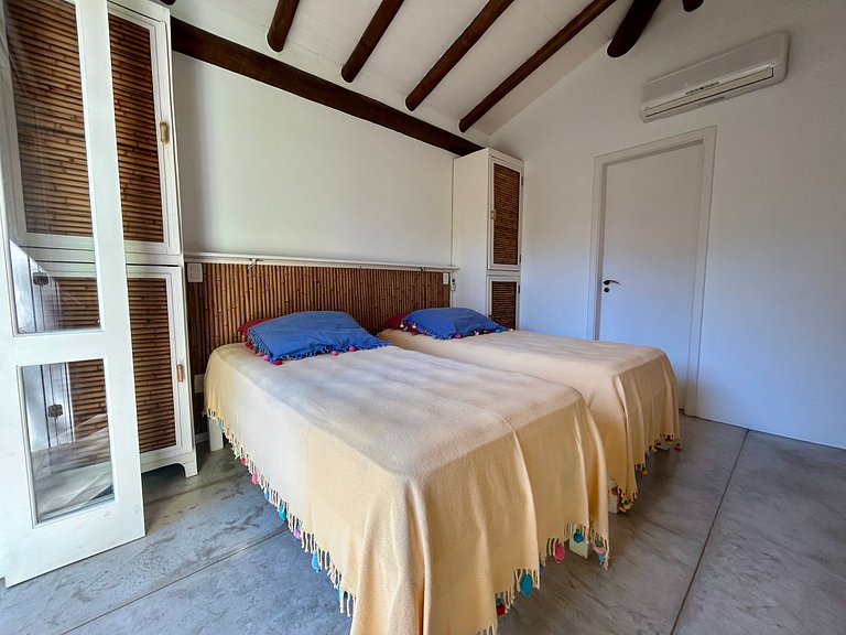 Próxima à Vila e YAC sauna, piscina, churrasqueira