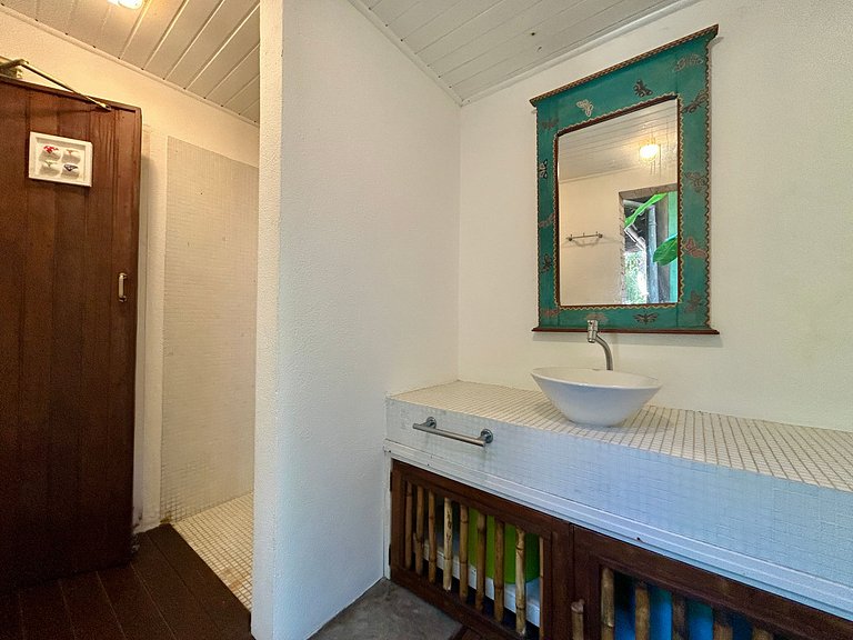 Próxima à Vila e YAC sauna, piscina, churrasqueira