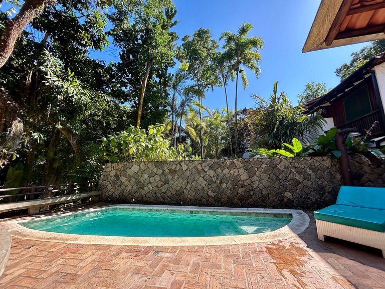 Condomínio na Vila a poucos passos do YTC