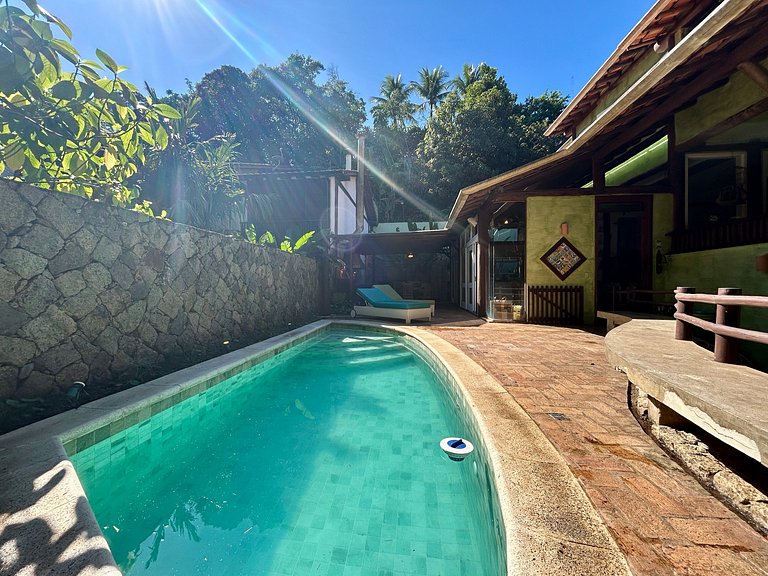 Próxima à Vila e YAC sauna, piscina, churrasqueira