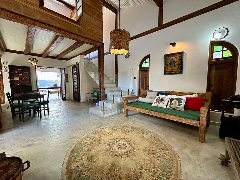 Casa à Venda no Perequê – Região Central de Ilhabela