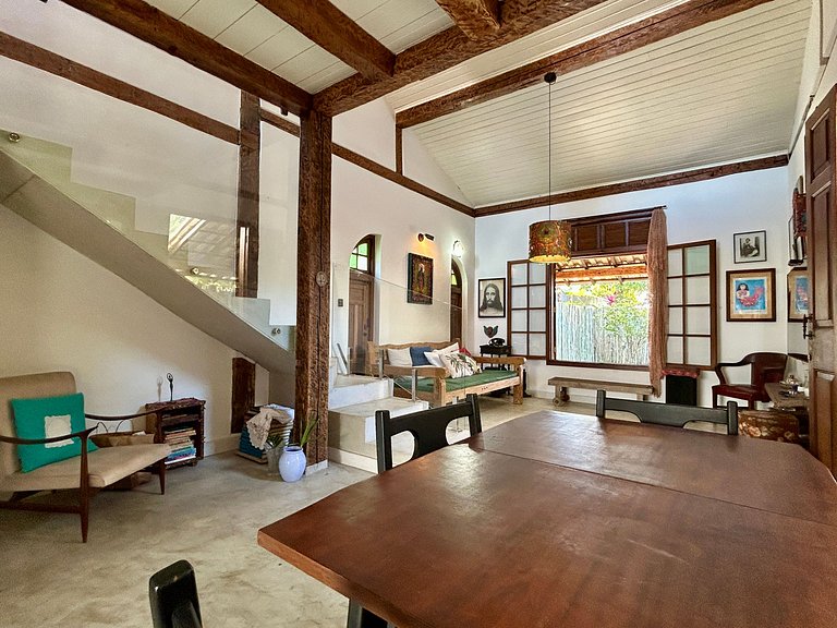 Casa à Venda no Perequê – Região Central de Ilhabela