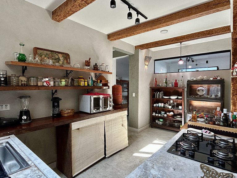 Casa à Venda no Perequê – Região Central de Ilhabela