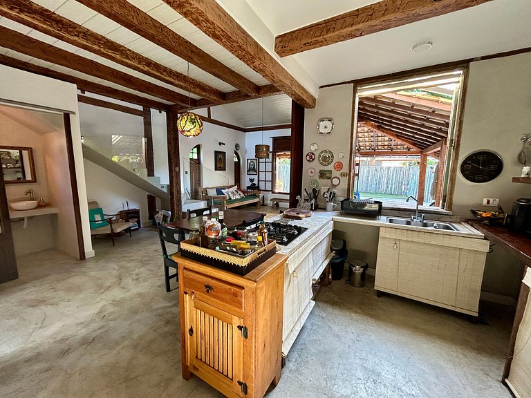 Casa à Venda no Perequê – Região Central de Ilhabela