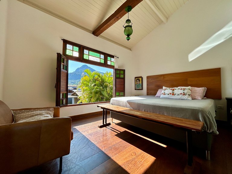 Casa à Venda no Perequê – Região Central de Ilhabela