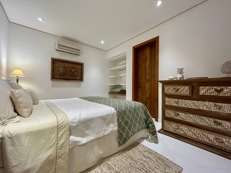 Casa em condomínio, piscina e espaço gourmet