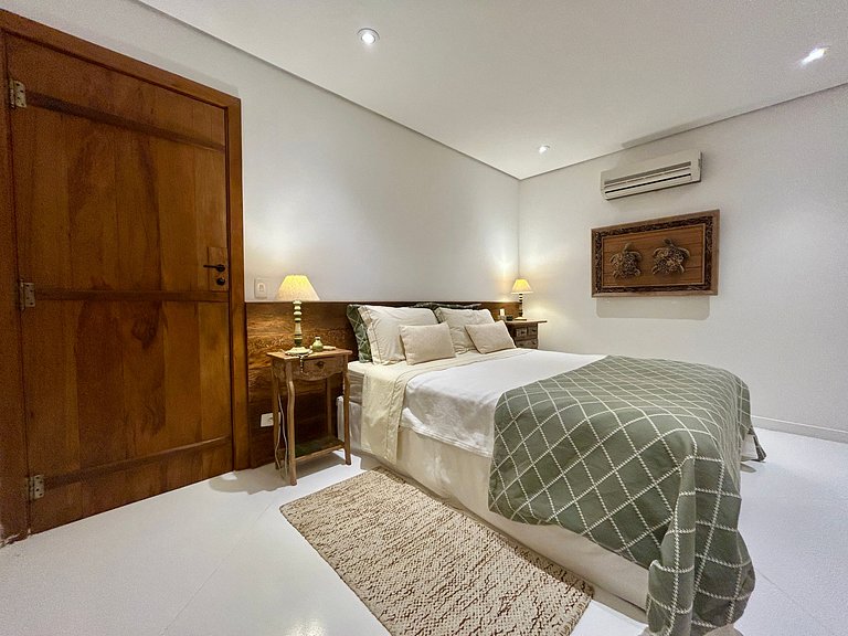 Casa em condomínio, piscina e espaço gourmet