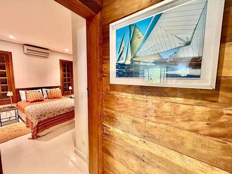 Casa em condomínio, piscina e espaço gourmet