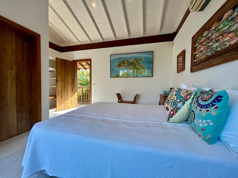 Casa em condomínio, piscina e espaço gourmet