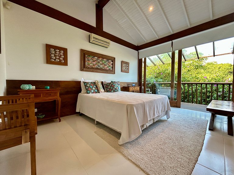 Casa em condomínio, piscina e espaço gourmet