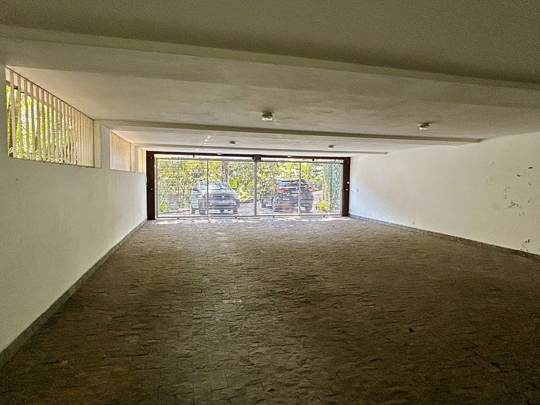 Casa em condomínio, piscina e espaço gourmet