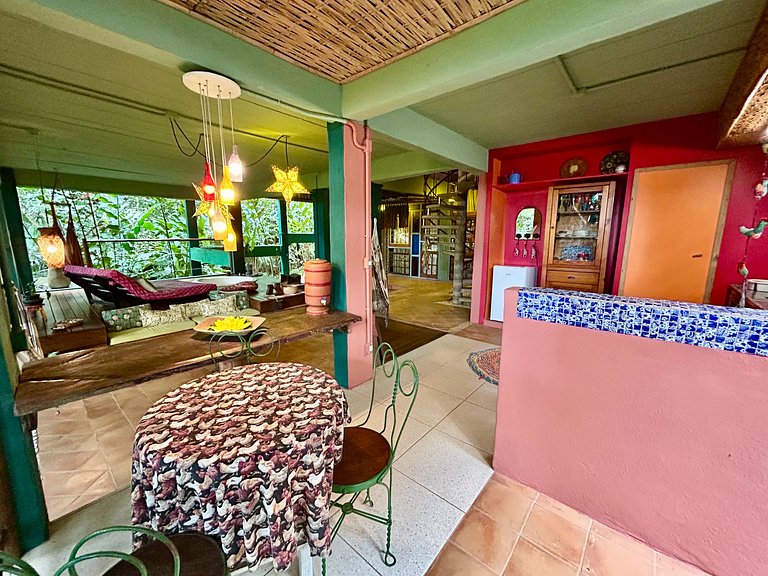 Casa Rústica, Aconchegante e Integrada à Natureza à Venda no