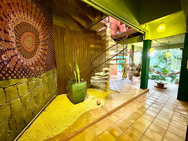 Casa Rústica, Aconchegante e Integrada à Natureza à Venda no