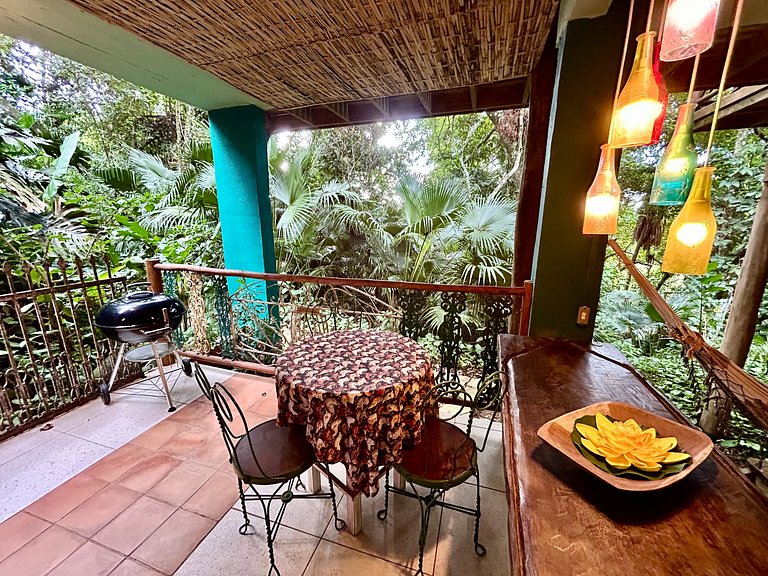 Casa Rústica, Aconchegante e Integrada à Natureza à Venda no