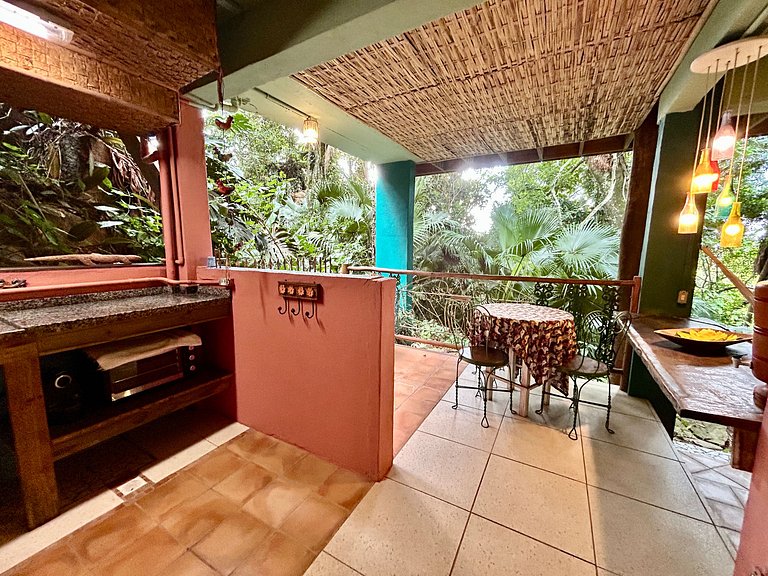 Casa Rústica, Aconchegante e Integrada à Natureza à Venda no