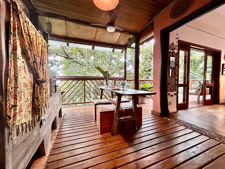 Casa Rústica, Aconchegante e Integrada à Natureza à Venda no