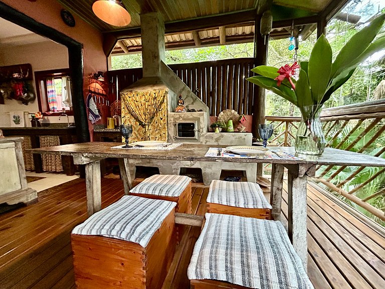 Casa Rústica, Aconchegante e Integrada à Natureza à Venda no