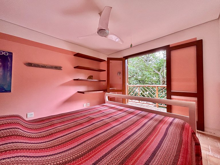 Casa Rústica, Aconchegante e Integrada à Natureza à Venda no