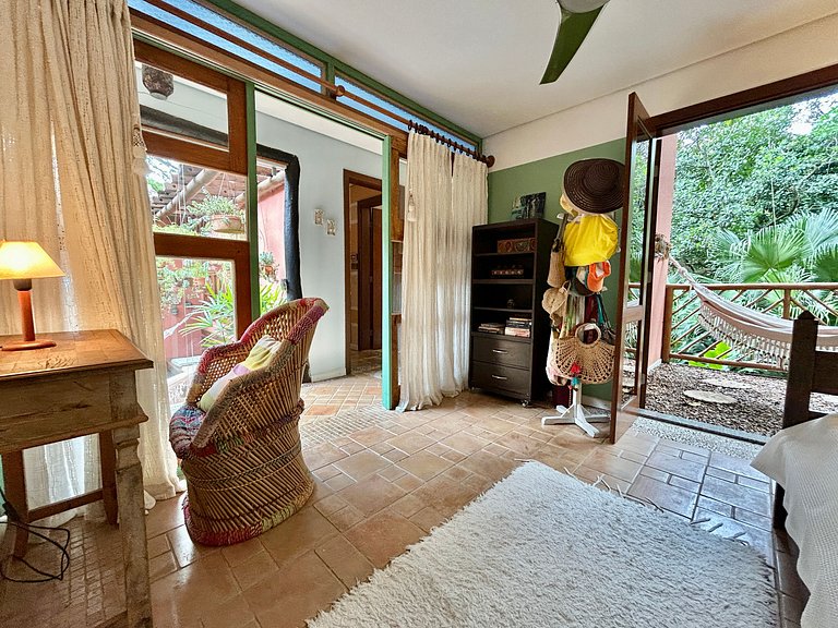 Casa Rústica, Aconchegante e Integrada à Natureza à Venda no