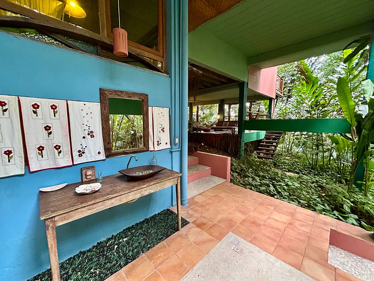 Casa Rústica, Aconchegante e Integrada à Natureza à Venda no
