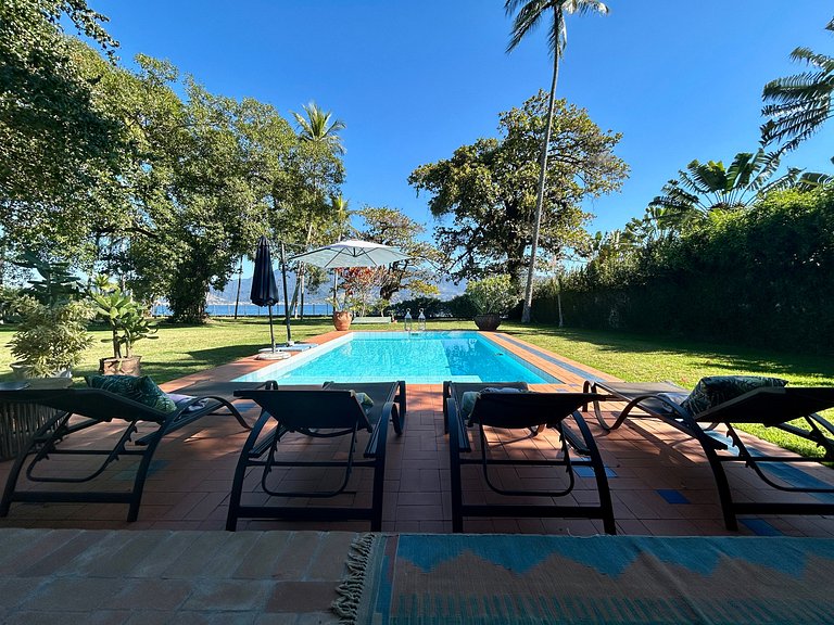 Casa pé na areia, piscina, churrasqueira e jacuzzi