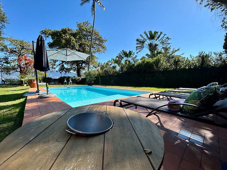 Casa pé na areia, piscina, churrasqueira e jacuzzi