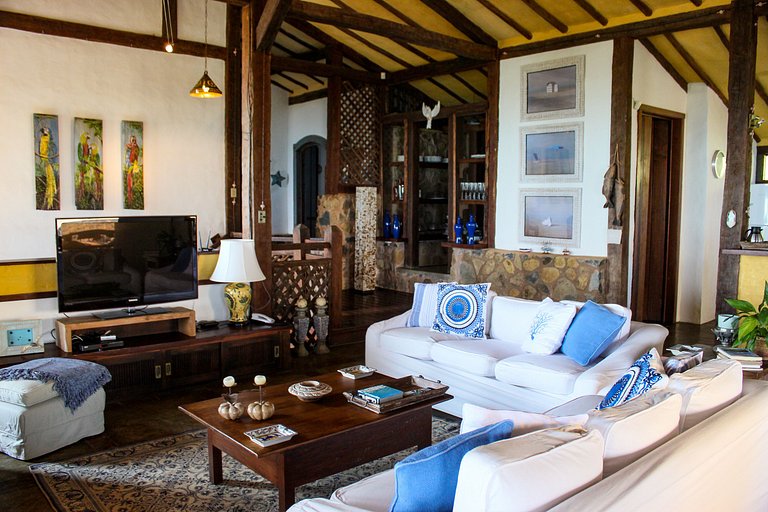 Casa ampla, piscina, churrasqueira e vista mar
