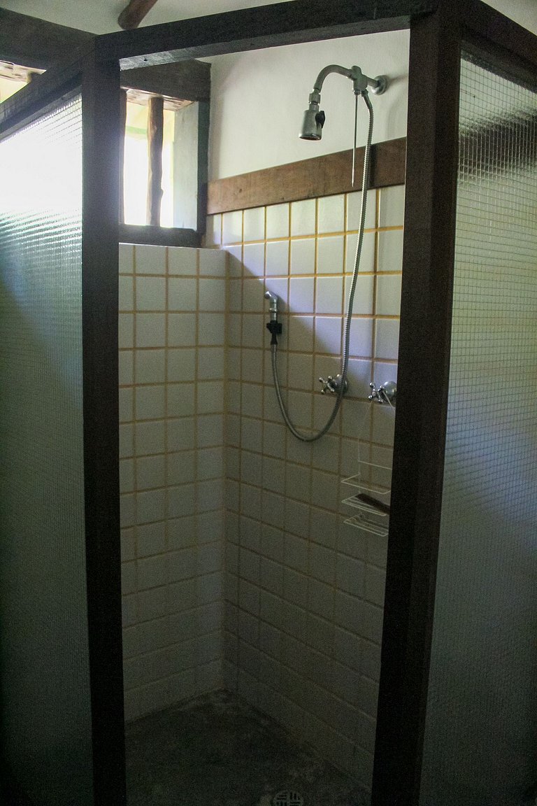 Casa ampla, piscina, churrasqueira e vista mar