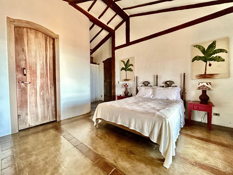 Casa ampla, piscina, churrasqueira e vista mar